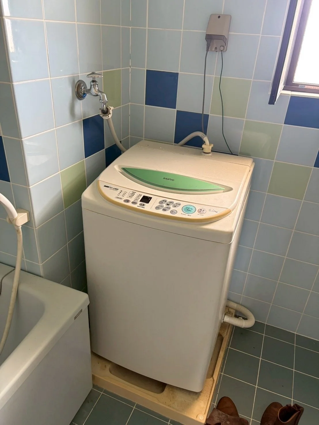 浴室脇に設置されていた洗濯機の単品回収